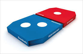 Should Domino’s succumb to the gig delivery companies?