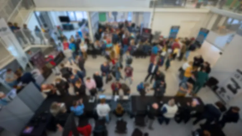 valery-tenevoy-_tWRbY0oaa0-unsplash-blur.webp