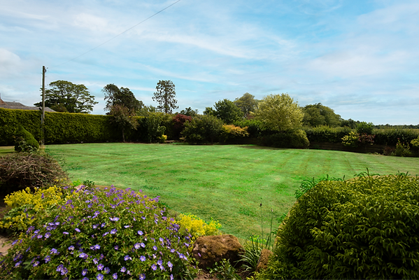 Private Enclosed South-facing Garden
