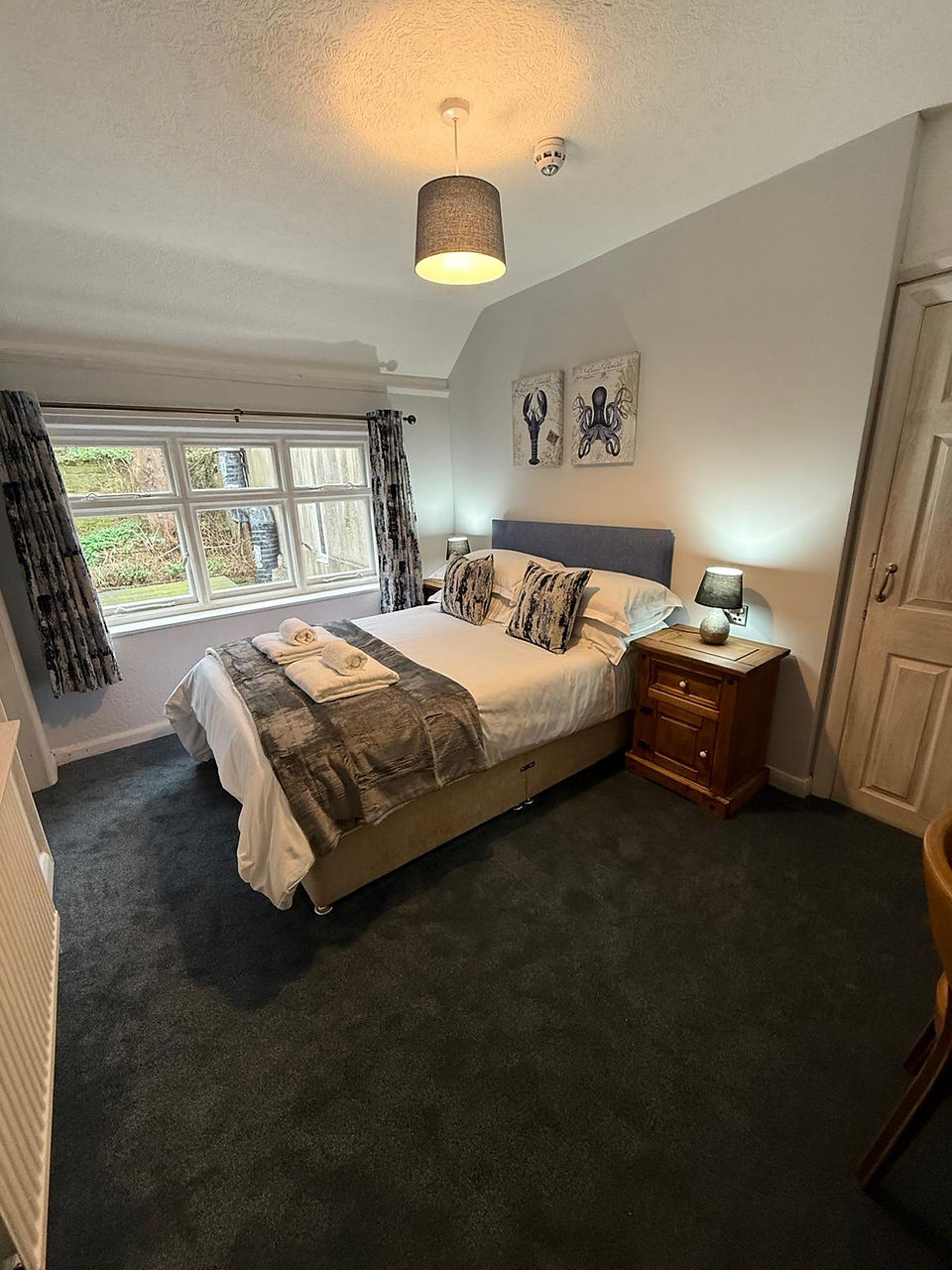 Endeavour Pub Bedroom