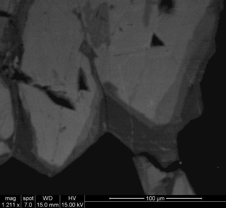 Metasomatized apatite grain carthodeluminsence