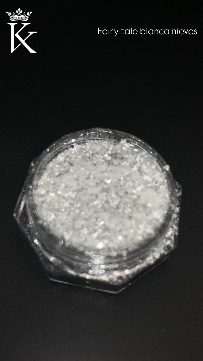 SNOW WHITE (FAIRY TALE)