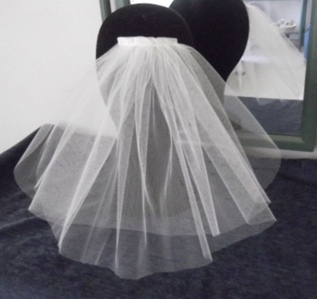 Thumbnail: Short 2 Tier Cut Edge Veil