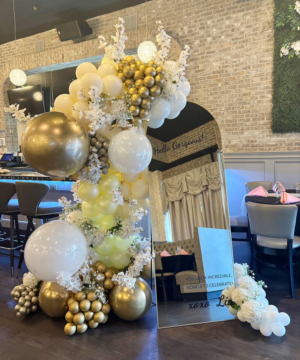 balloon-decor-sweet-16-mirror-garland-vip-room-patchogue-02