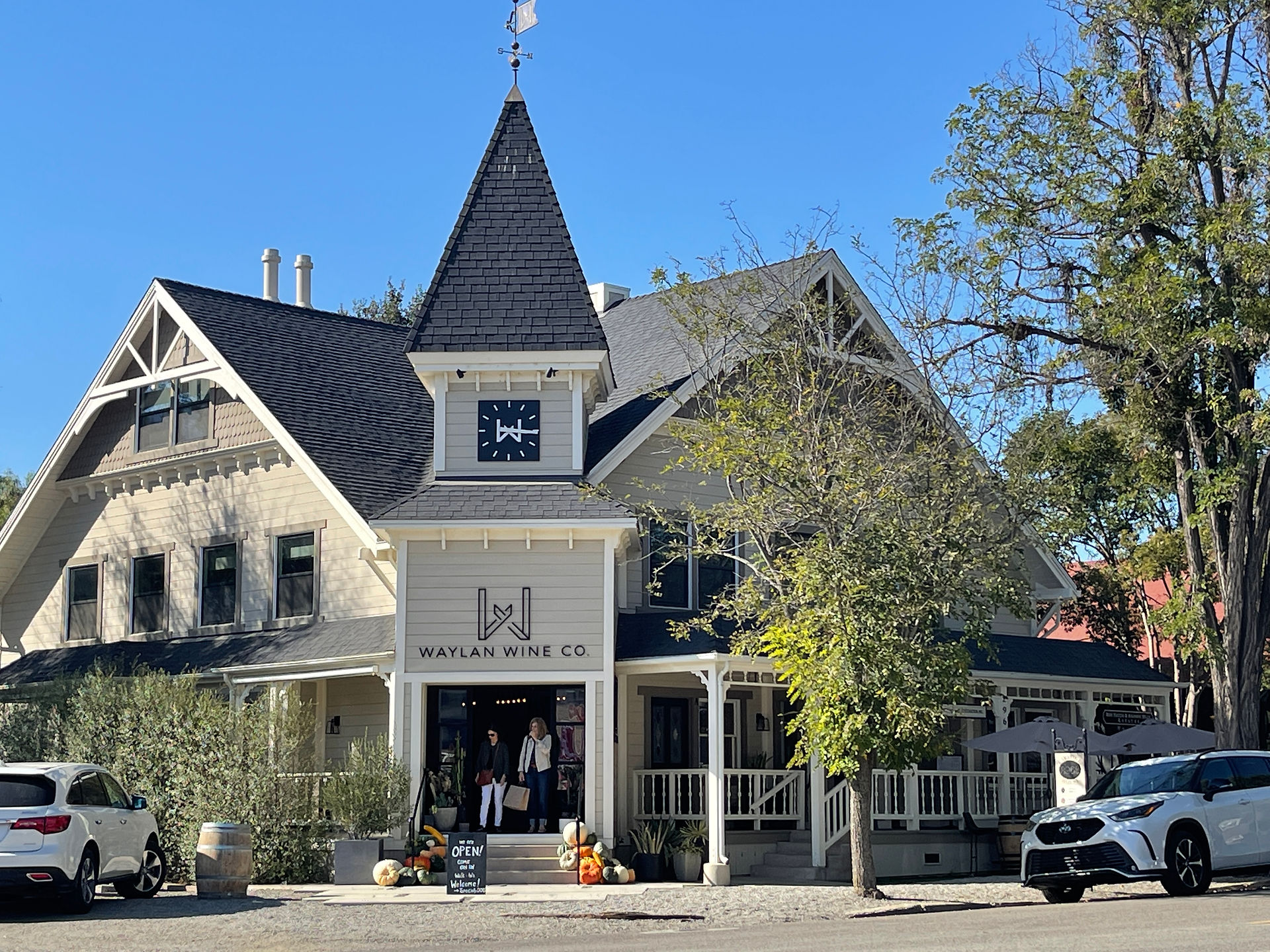 Wine Tasting Room in Los Olivos