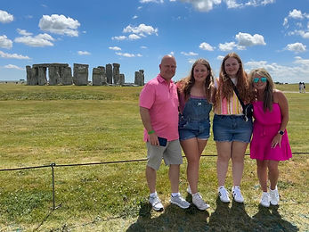 Family pciture in front of Stonehenge
