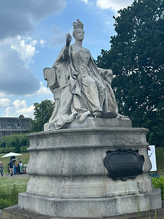 Queen Victoria Statue