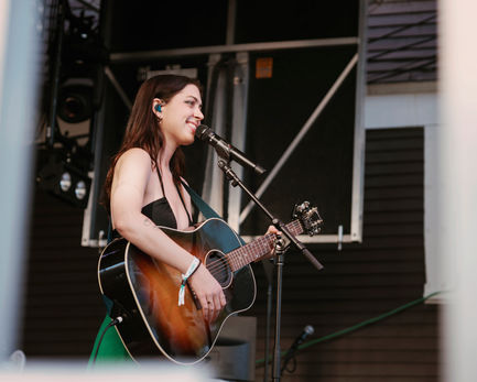 LIZZY MCALPINE | CAPITOL HILL BLOCK PARTY 2022