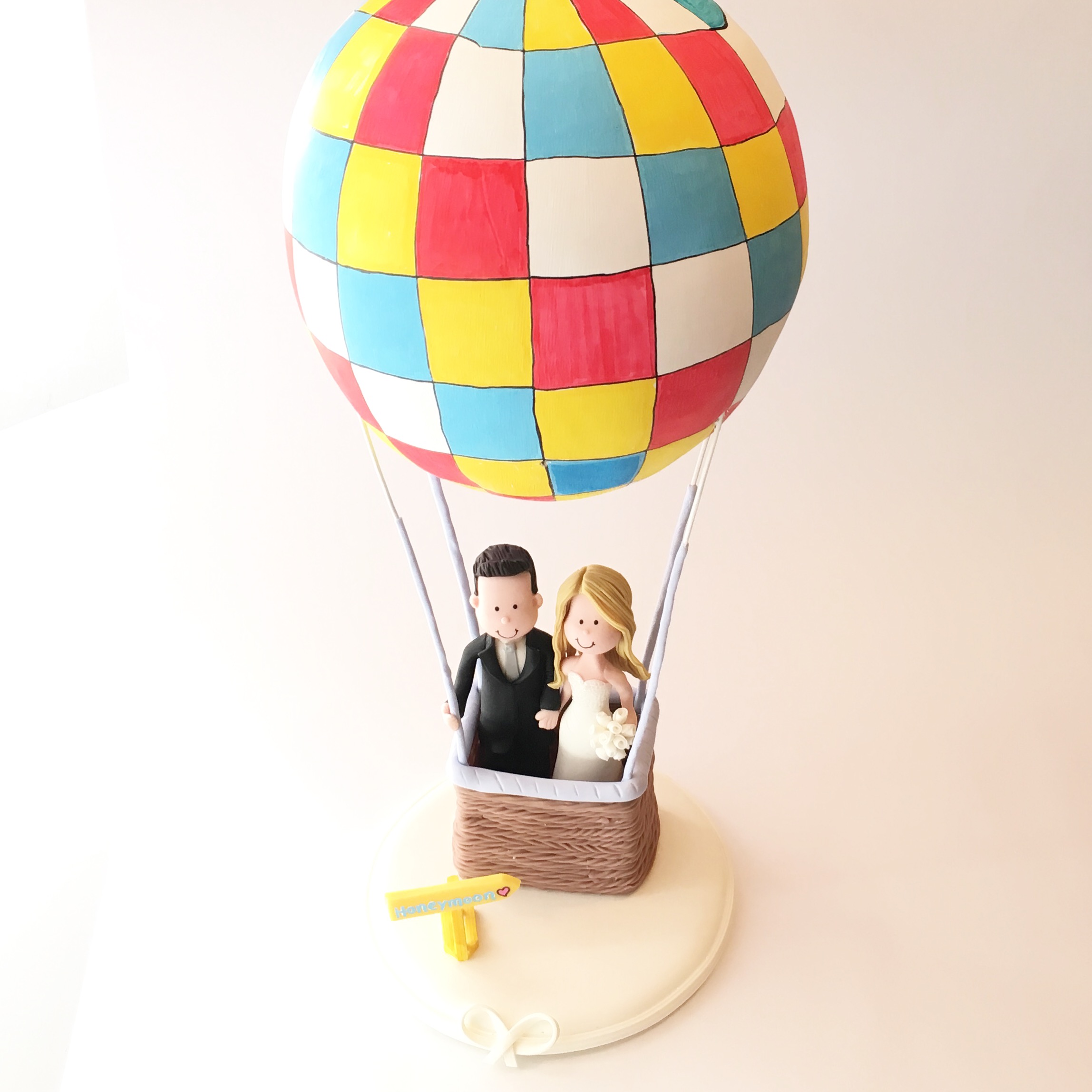 wedding-cake-topper-baloon-travel