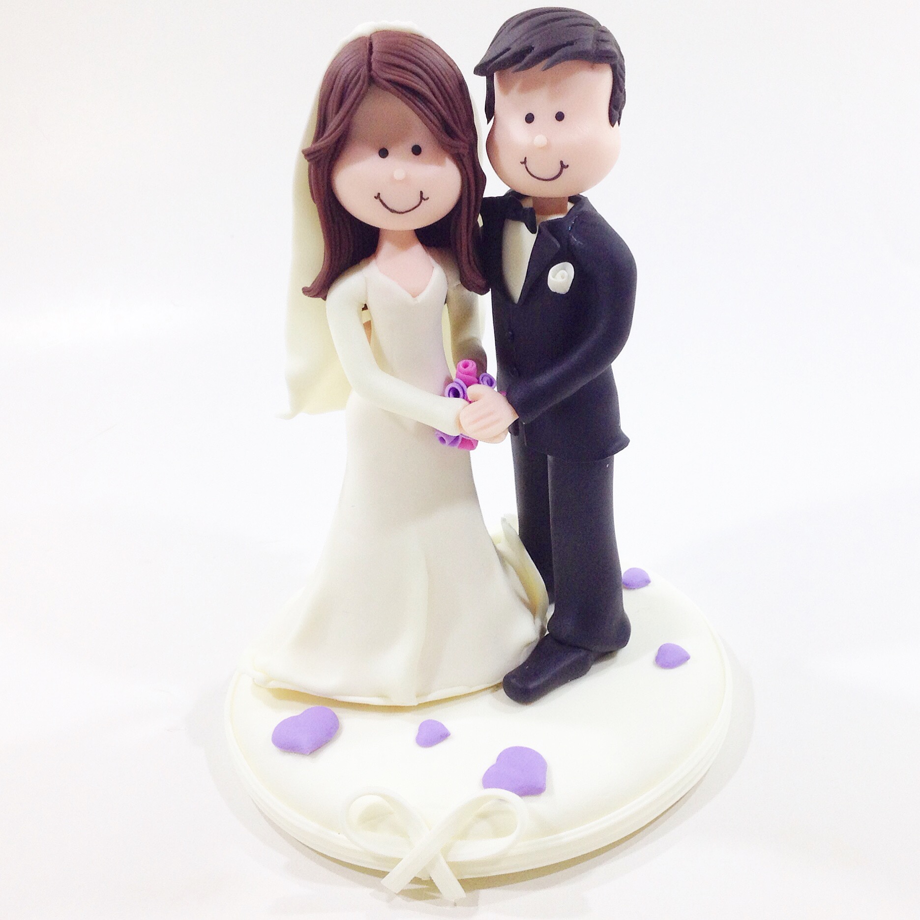 wedding_cake_topper_romantic_bride_groom.JPG