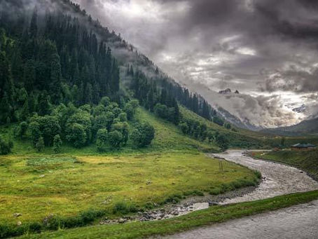 Monsoon in Kashmir — What to Expect and What to Skip