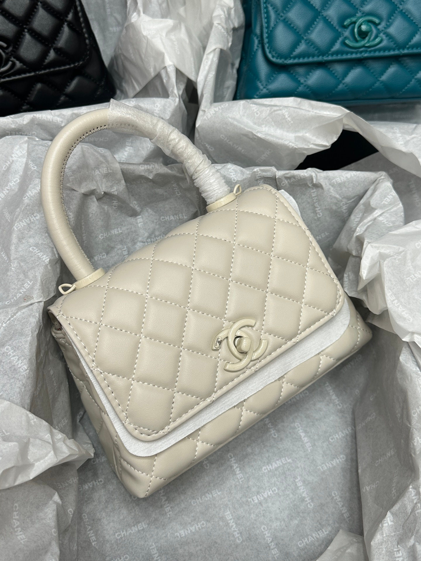 Chanel cocohandle white bag