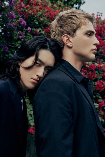 STUDIO9396-精品男裝拍攝-繁花環境與冷峻西裝視覺解構-光影氛圍定格-高品質服飾商攝推薦