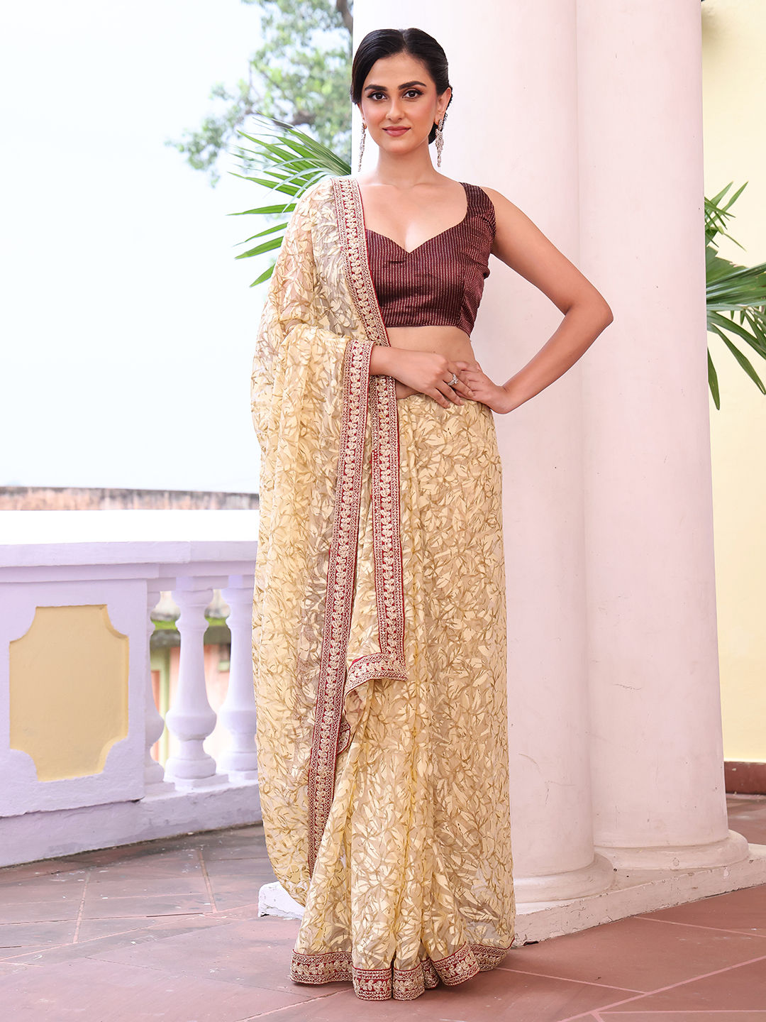 Elegant Brasso Saree with Art Silk Blouse (Beige)