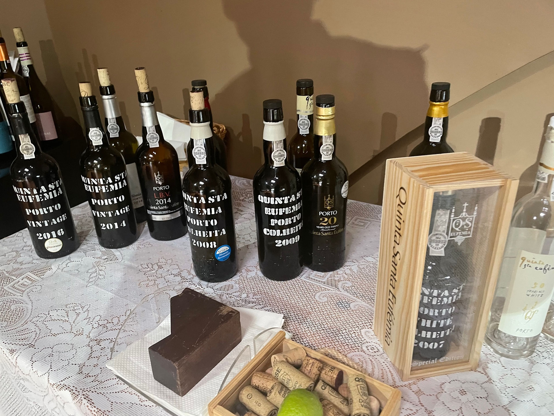 Verschiedene Weinflaschen