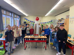 Nikolaus zu Besuch in der Grundschule