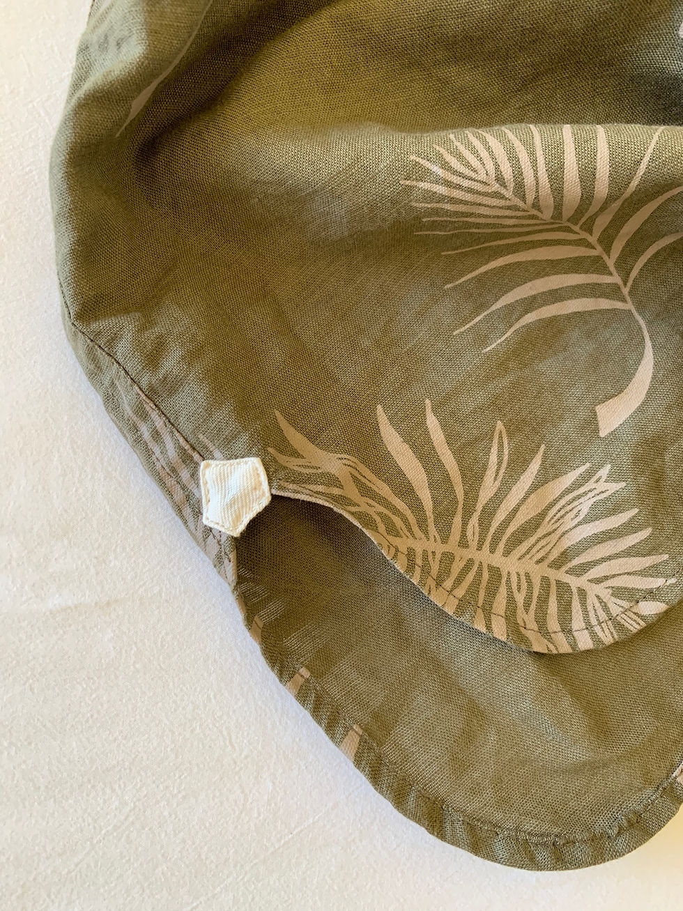 Thumbnail: Palm leaf print shirt / Khaki