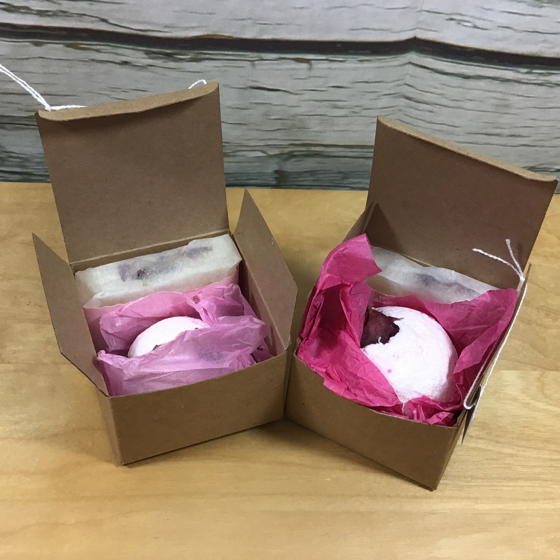 All-in-one soap and a bath bomb mini pamper gift set