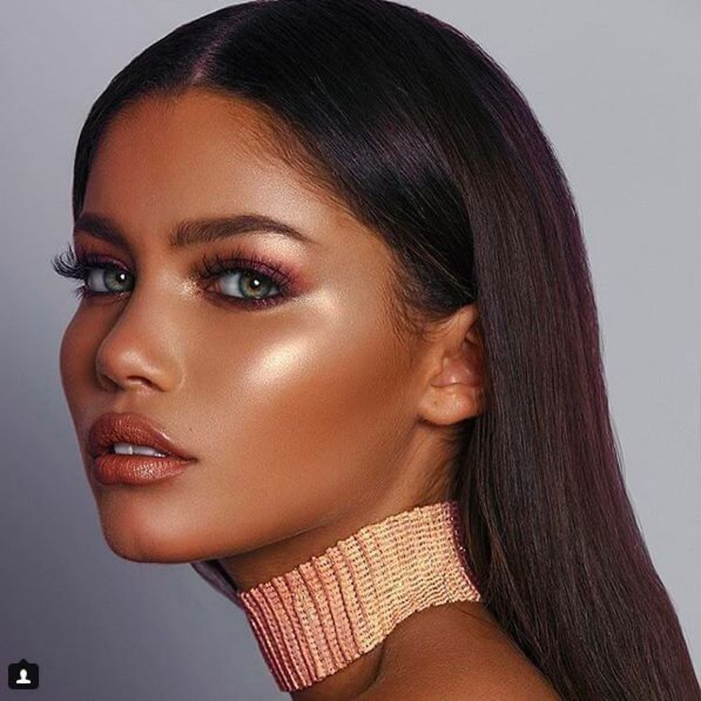 makeup strobing highlighter highlighting illuminator illuminating shimmer