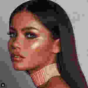 makeup strobing highlighter highlighting illuminator illuminating shimmer