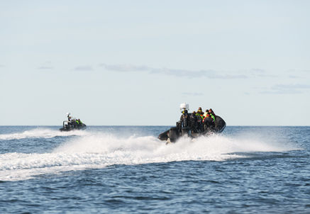 Två ribbåtar som transporterar gäster från Marstrand till Göteborg