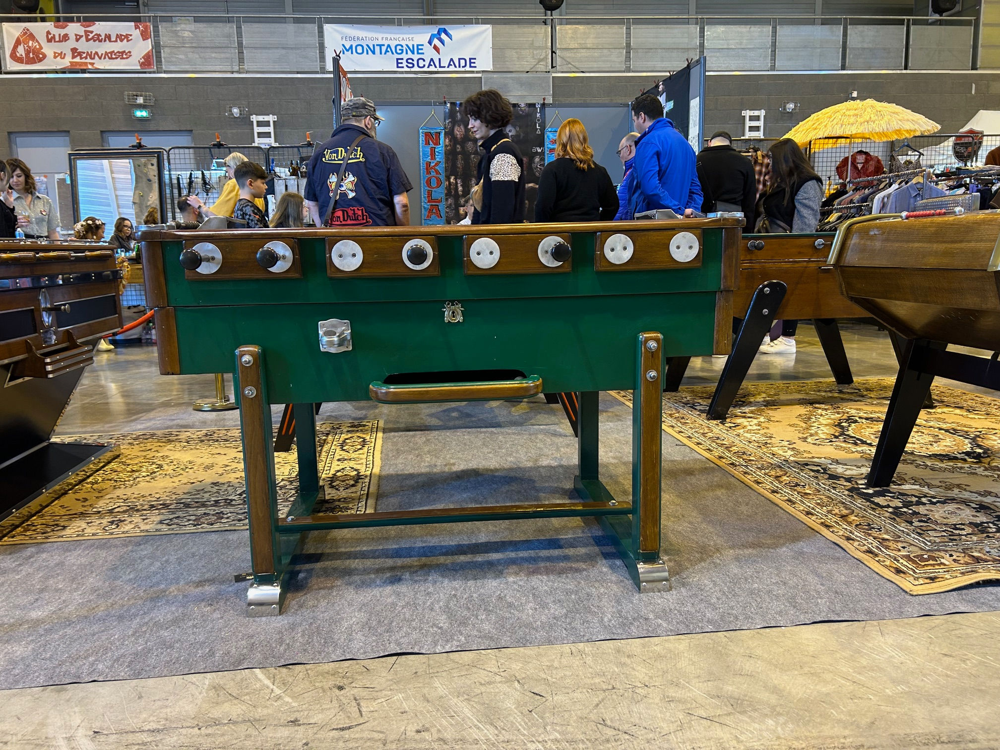 Futbolín Emafoot en roble totalmente restaurado (Ref. BBB0024)