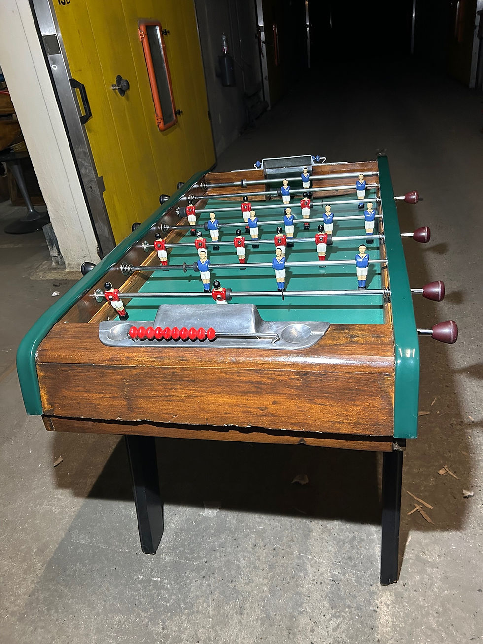 Thumbnail: Babyfoot Bonzini B60 de 1980 restauré par Babylone (Réf. BBB0027)