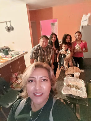 CUAL CHAPULIN COLORADO LLEGAN A REGALAR CENAS NAVIDEÑAS A LOS MAS NECESITADOS
