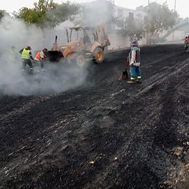El Alcalde Carlos Peña Ortiz mantiene como prioridad la mejora de las vialidades de Reynosa, impulsando acciones de rehabilitación de pavimento y bacheo que actualmente se desarrollan en las colonias Jarachina Sur, Villas de Diamante, La Cima, Arboledas y Los Robles, como parte del Plan de Obra Pública Más Grande en la Historia de Reynosa.
El Secretario de Obras Públicas, Eduardo López Arias, realiza recorridos de supervisión para verificar el avance del trabajo y las condiciones de las calles intervenidas, dando seguimiento a las acciones que buscan ofrecer vialidades más seguras y funcionales para las familias reynosenses.
#ReynosaImparable
#GobiernoMunicipalDeReynosa