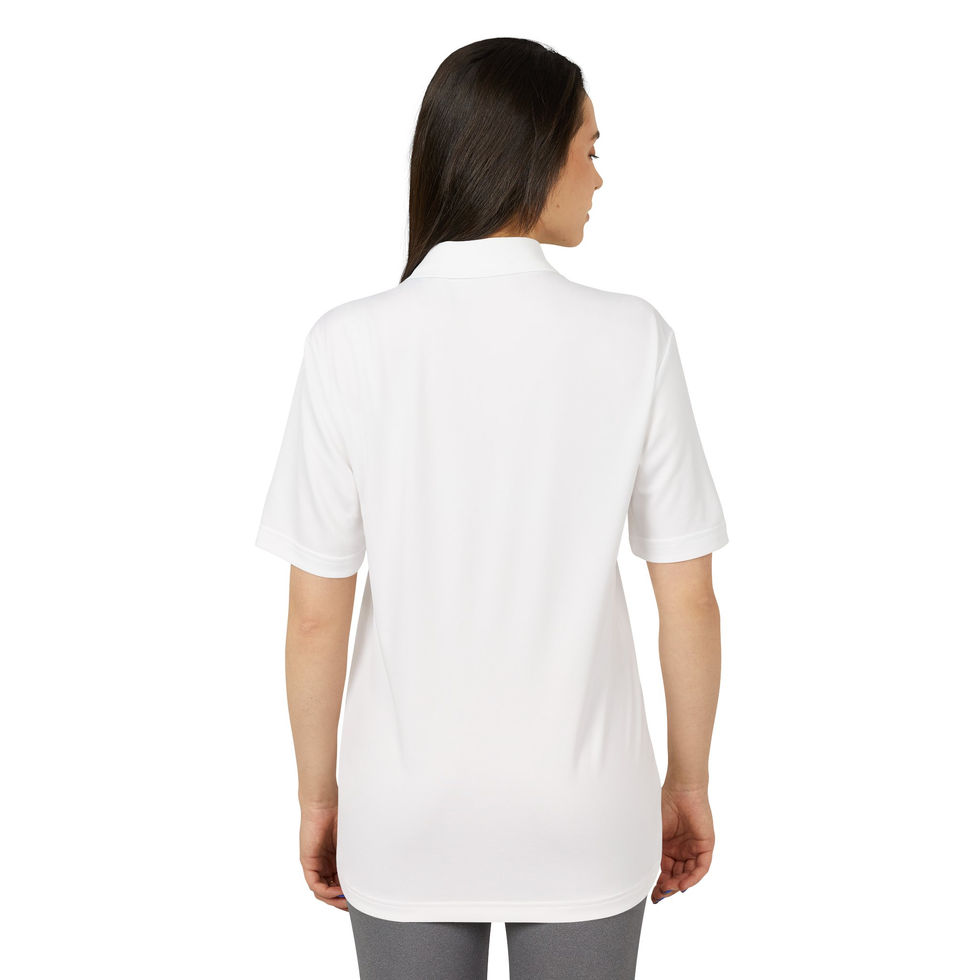 Woman wearing a white short-sleeved polo shirt