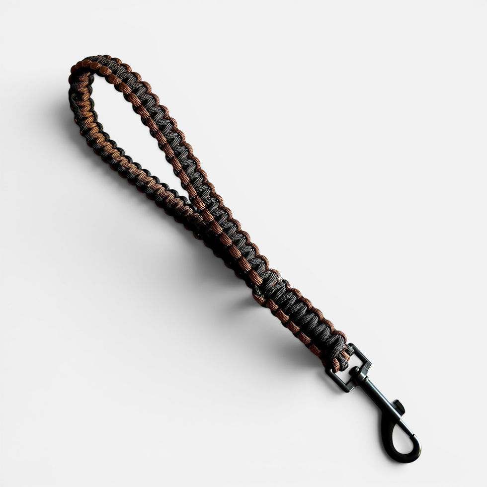 Kurzführer für Hunde aus paracord in Braun und Schwarz