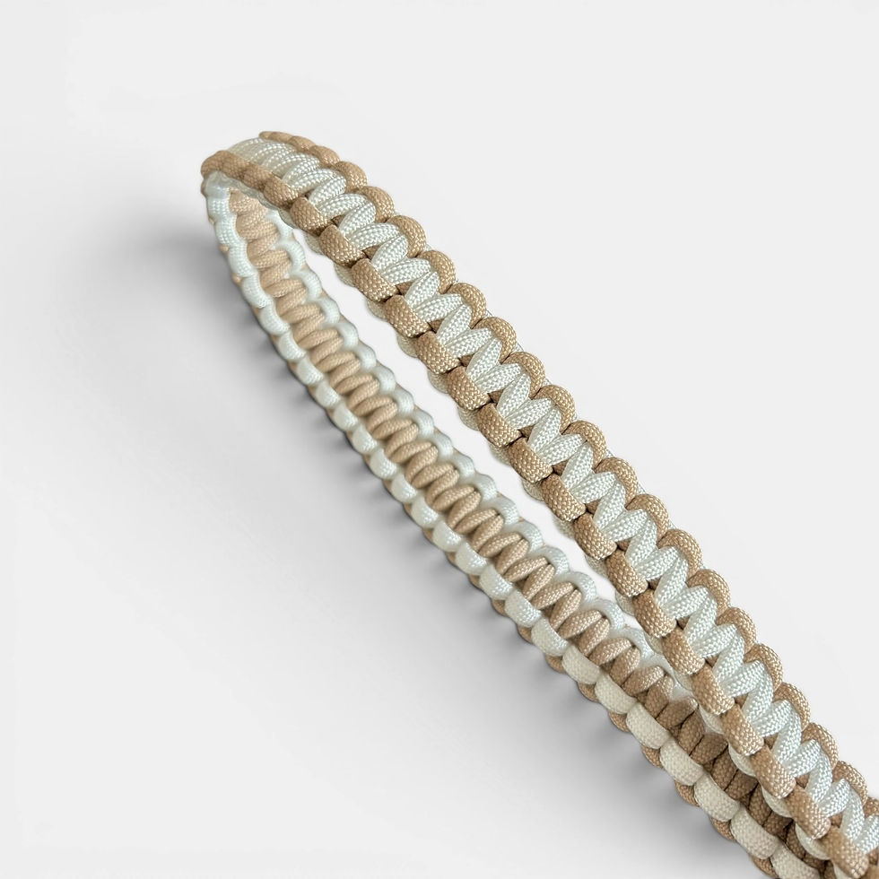 Kurzführer für Hunde aus Paracord in beige und weiss