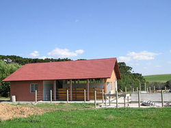 Facebook - Leiteria tecnificada...  executada em fazenda de turismo rural. 

Des