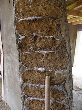 DETALHE DA PAREDE DE TERRA