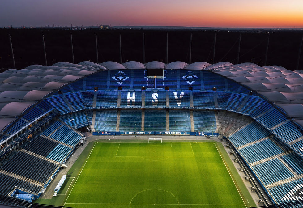Fußballstadion in Hamburg als Symbol für Sportosteopathie und Verletzungsprävention