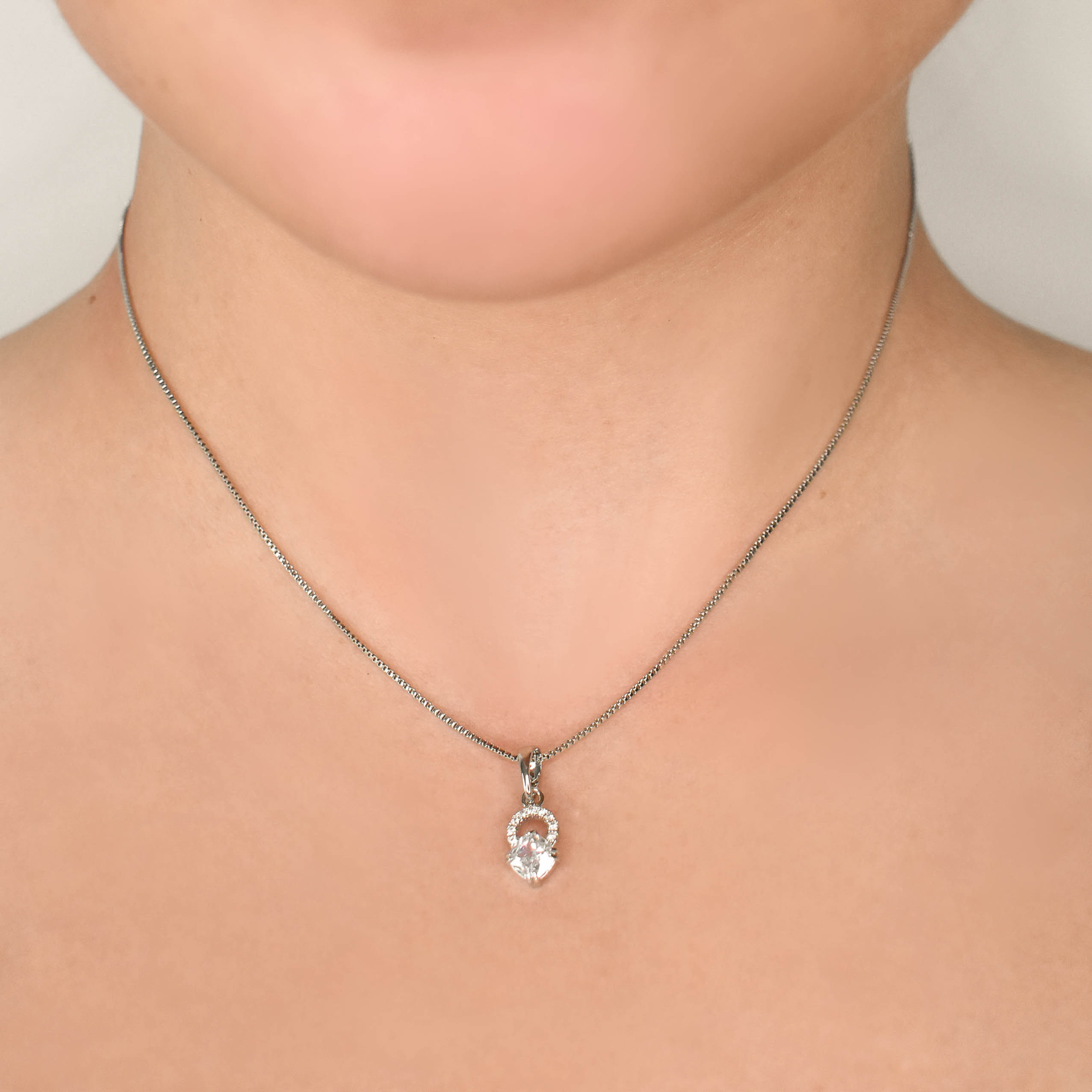 Collar círculo cristal plateado