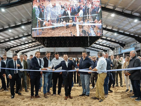 El gobernador Juan Pablo Valdés inauguró la exposición ganadera en Riachuelo