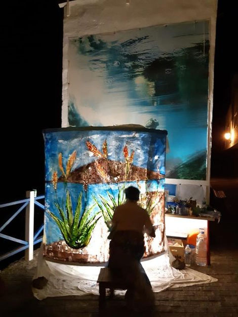 Lamp painted live