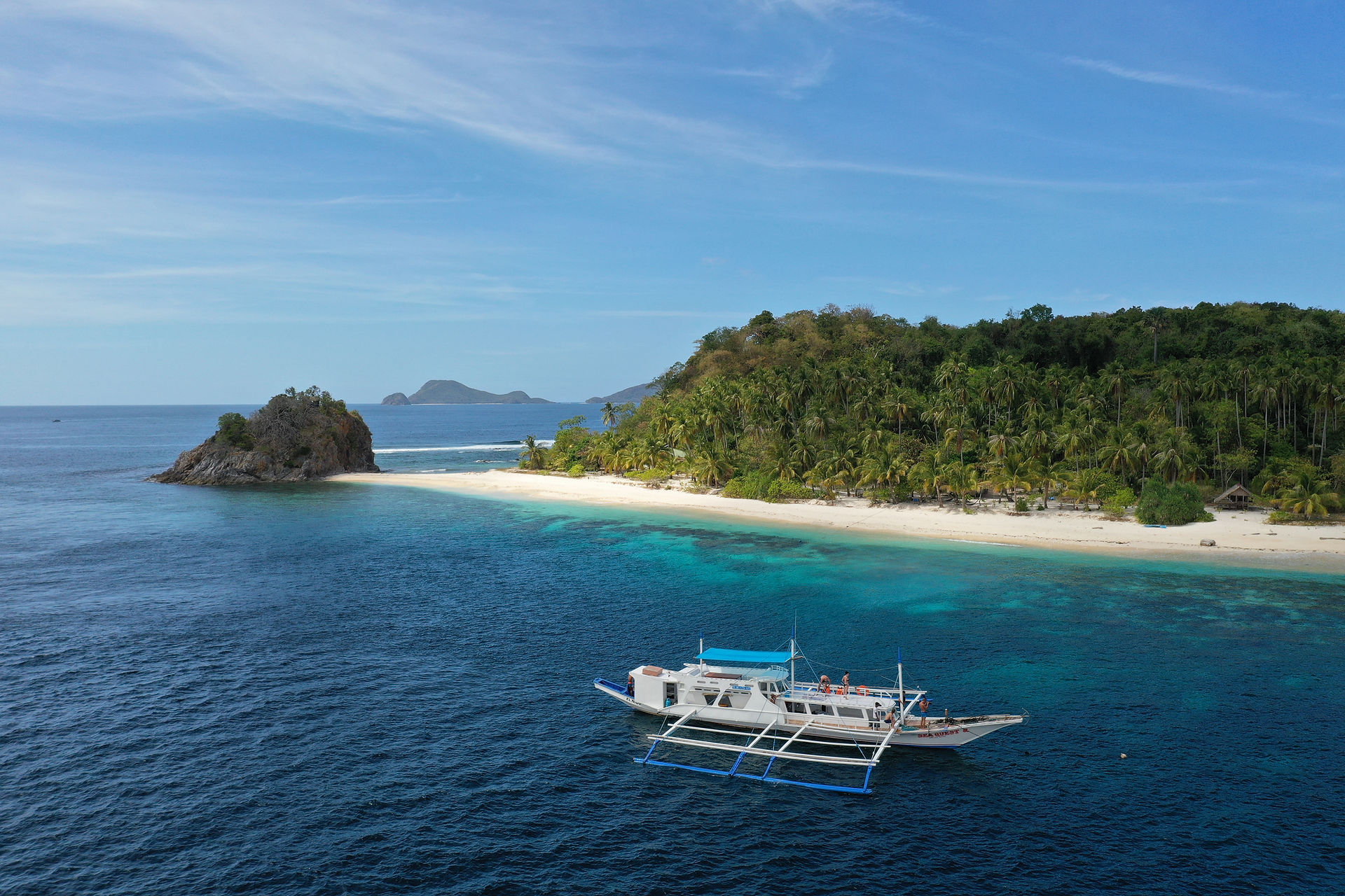 yacht rental el nido