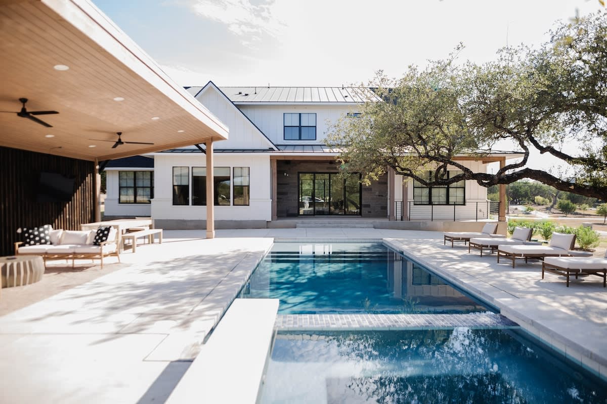 Luxury Home Sleeps 20