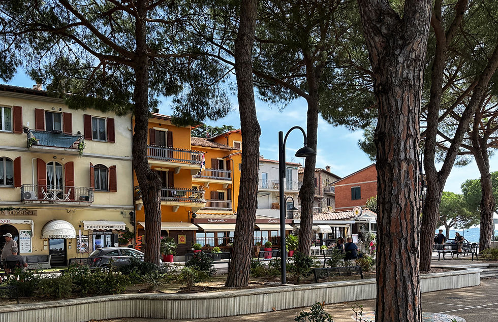 Lakeside cafes and restaurants