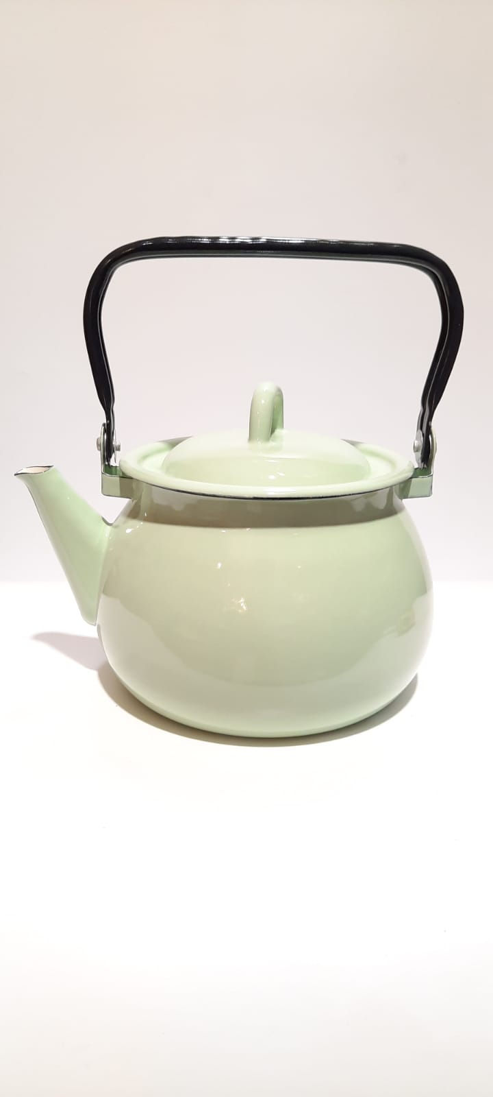 תמונה ממוזערת: קומקום אמייל עם ידית