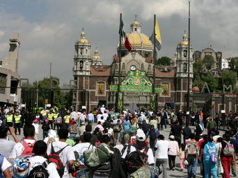 BUSCAN PROMOVER EL TURISMO RELIGIOSO