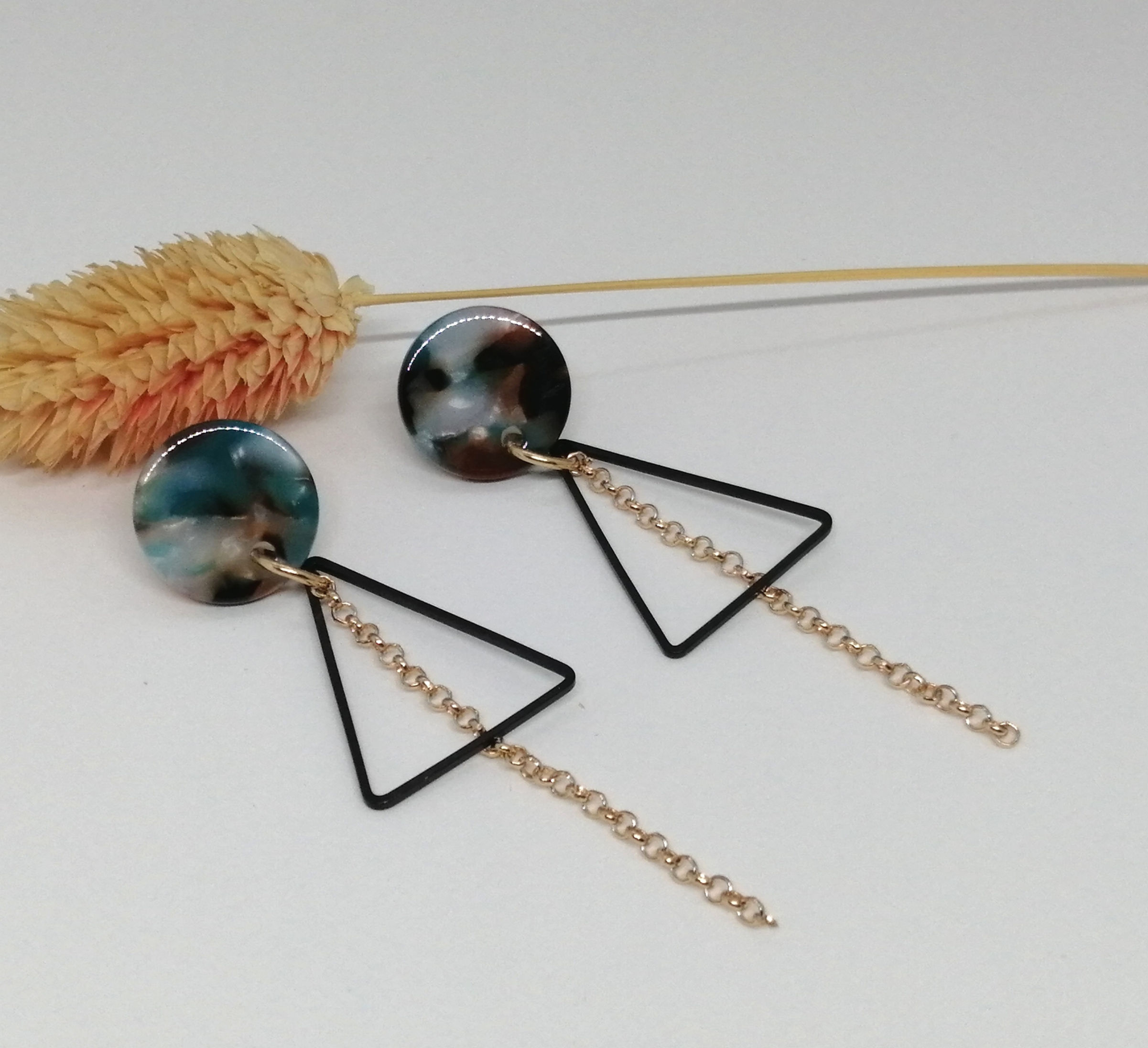 oorbellen - Resine 7 - driehoek - goud/blauw