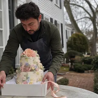 Custom cake delivery Bel Air, MD colonial home