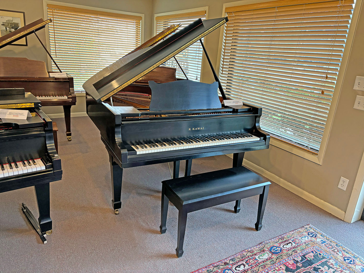 Kawai 600 6'-1" Grand Piano, Ebony Satin