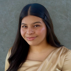 Esme headshot.png