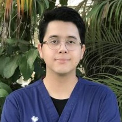 Alex_Headshot.jpg