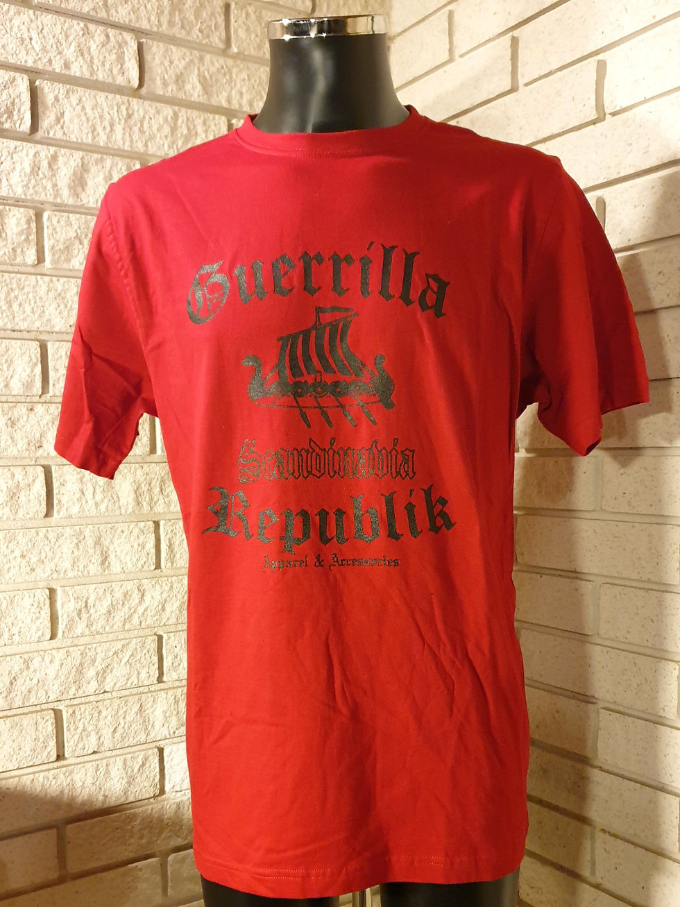 Thumbnail: Guerrilla Republik Scandinavia Danish Red Tee