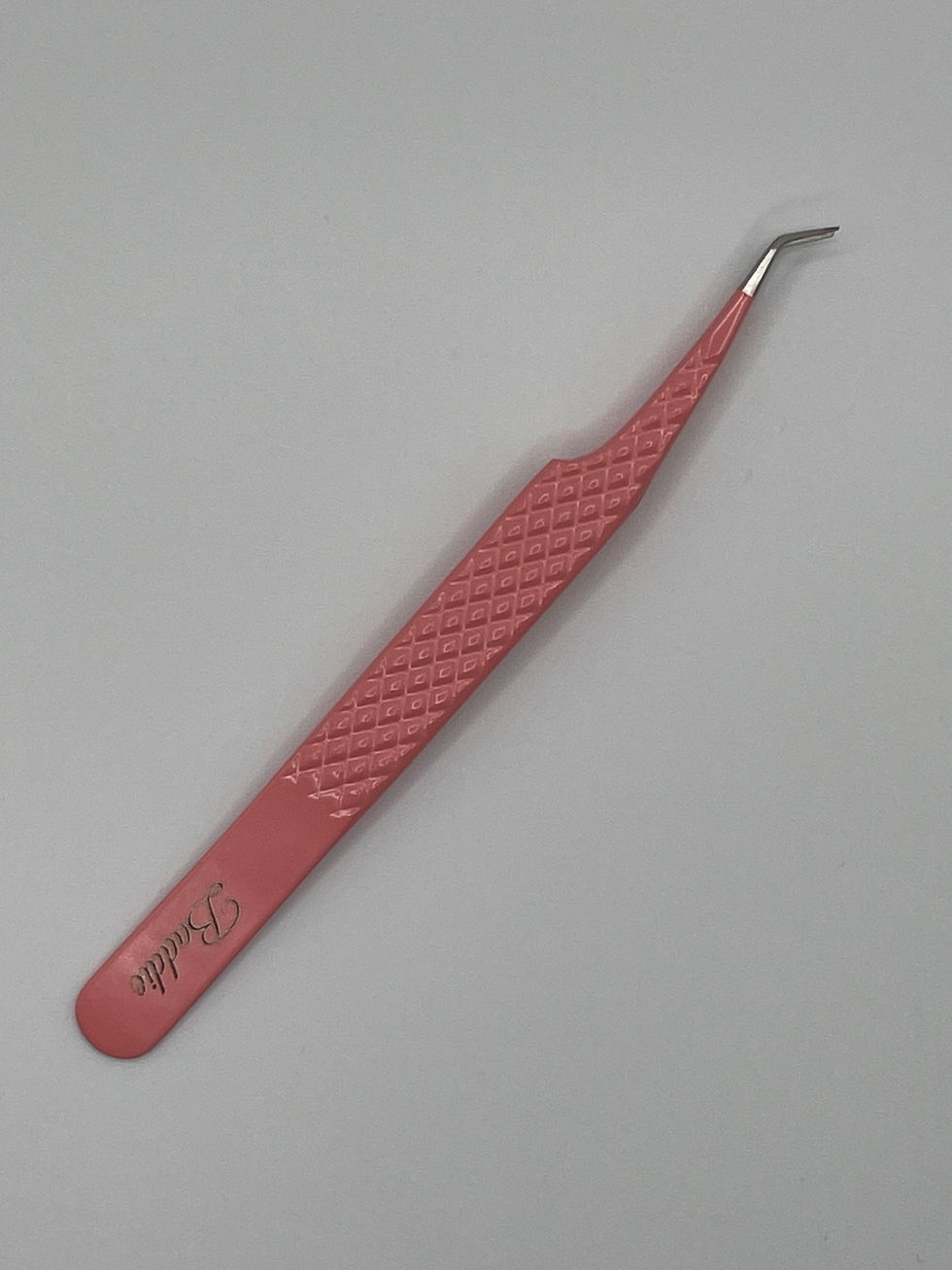 Thumbnail: “Baddie” tweezer